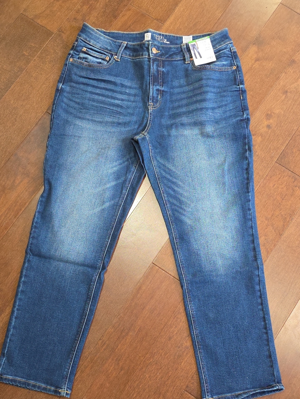 AND woman  Slim Straight Jeans in Blue Wash